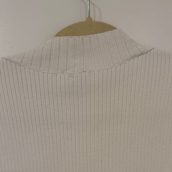 Express Cream Ribbed Tank Top - Picture 12 of 14